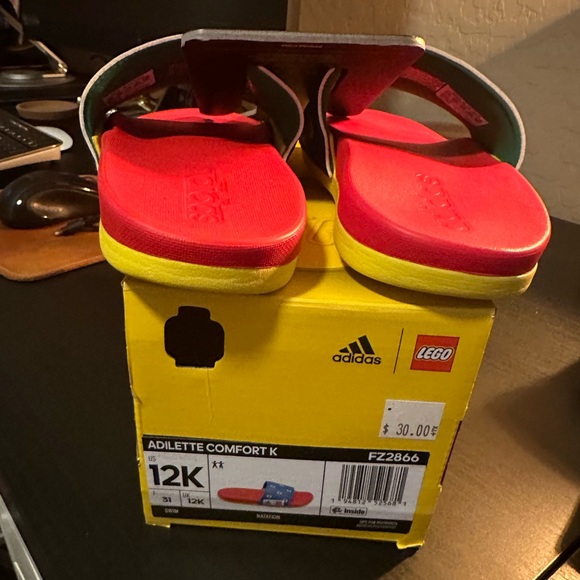 Adidas Adilette Comfort K Lego slide Kids size 12K - Picture 2 of 4